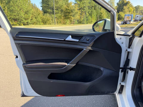 2017 Volkswagen Golf GTI SE