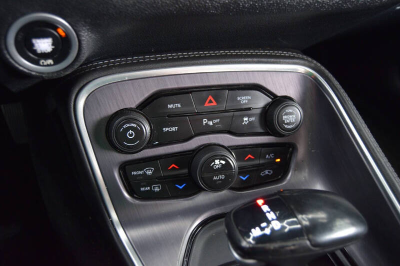 2018 Dodge Challenger SXT Plus
