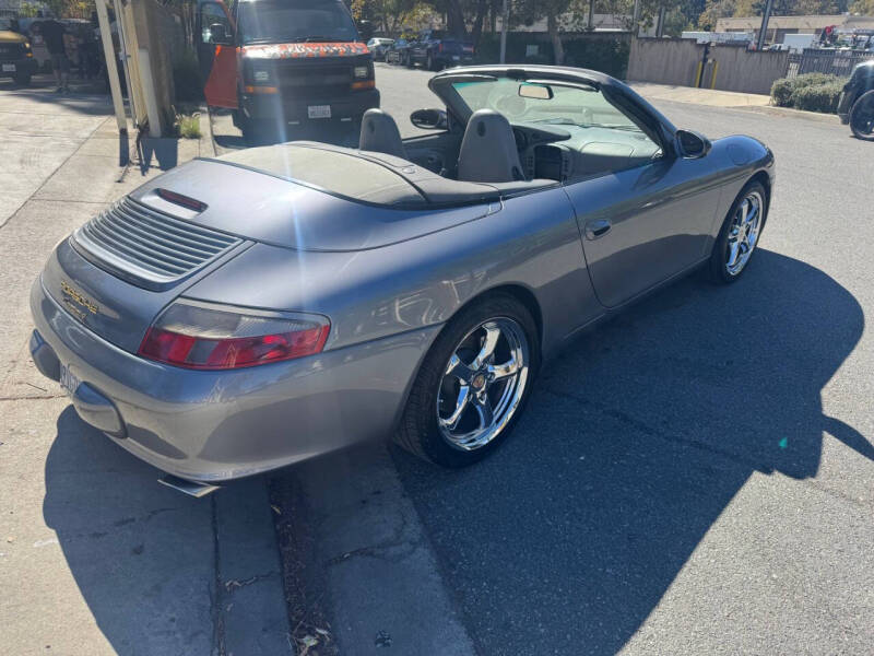 2003 Porsche 911 Carrera 4