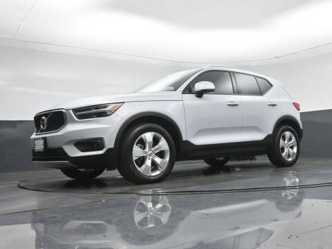 2021 Volvo XC40 T5 Momentum
