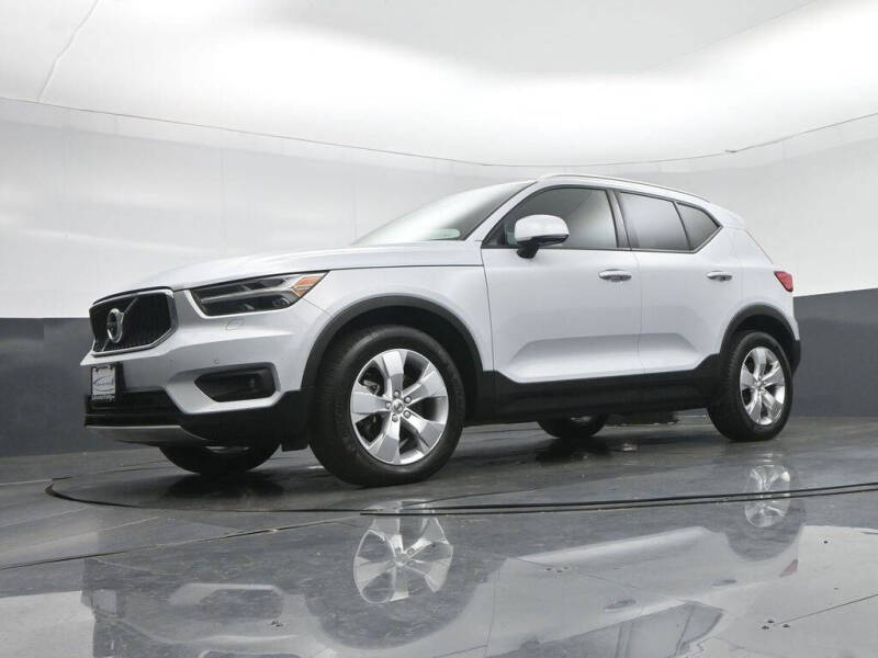 2021 Volvo XC40 T5 Momentum