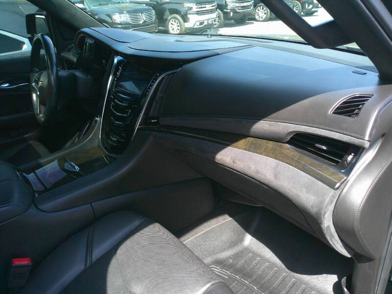 2016 Cadillac Escalade Platinum