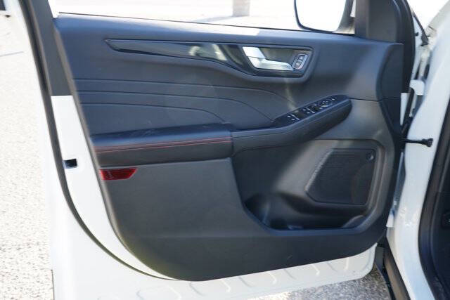 2026 Ford Escape Hybrid ST-Line Select