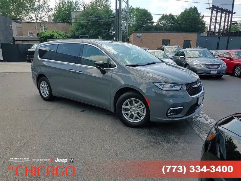 2025 Chrysler Pacifica Select