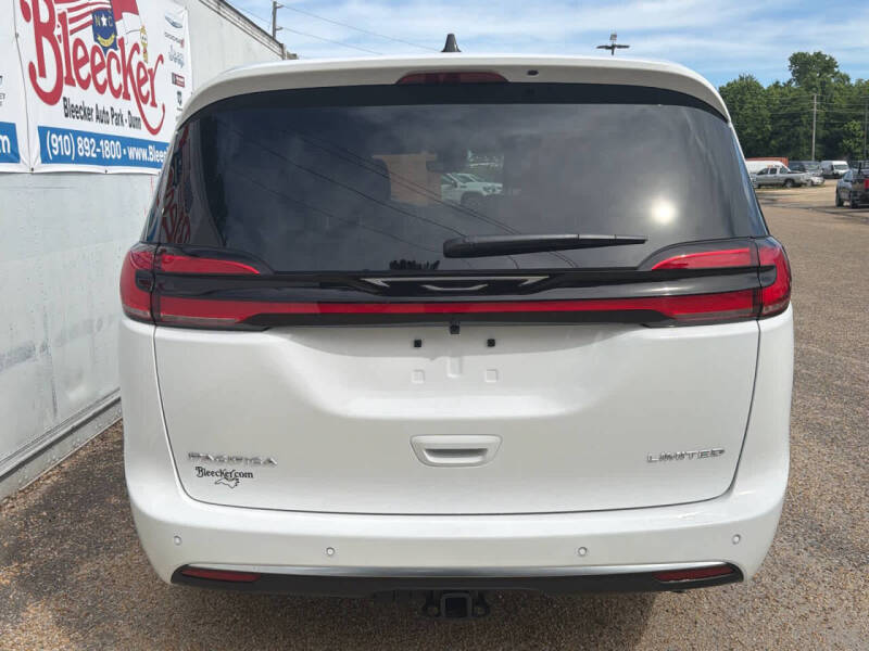 2027 Chrysler Pacifica Limited