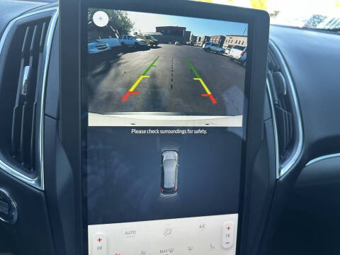 2022 Ford Edge Titanium