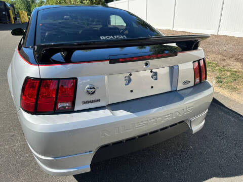 2004 Ford Mustang GT Deluxe