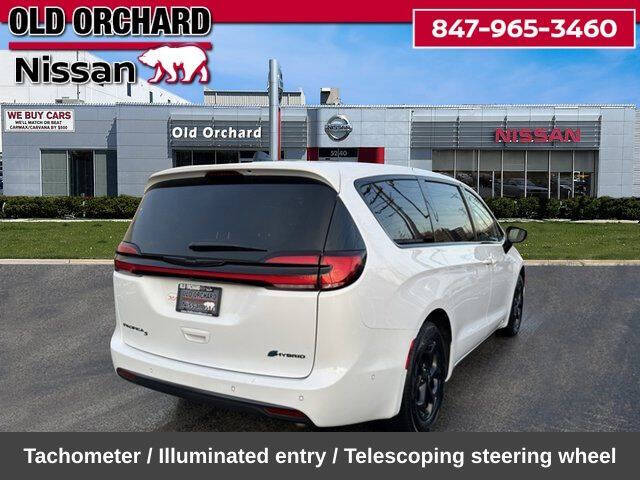 2024 Chrysler Pacifica Plug-In Hybrid Select