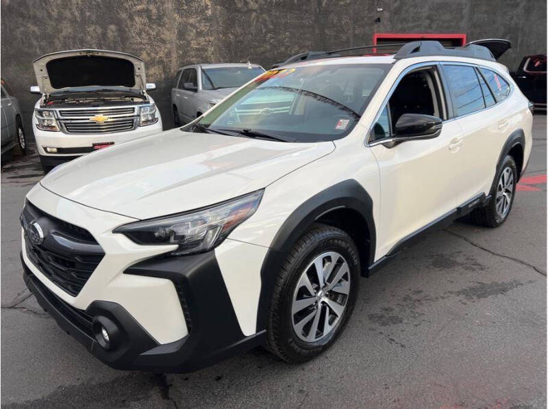 2023 Subaru Outback Premium