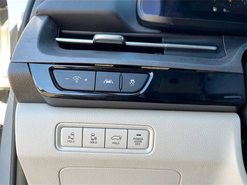 2024 Kia Carnival SX