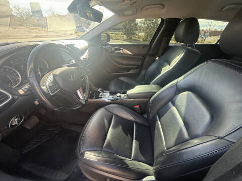 2017 Infiniti QX30 Luxury