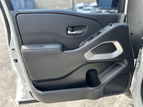 2022 Nissan Frontier SV