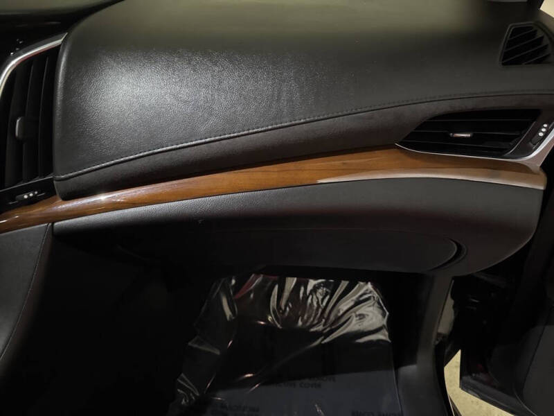 2019 Cadillac Escalade Standard