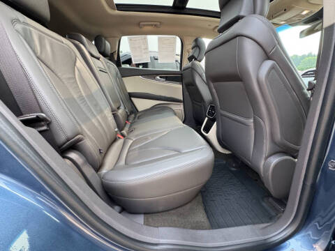 2019 Lincoln Nautilus Select