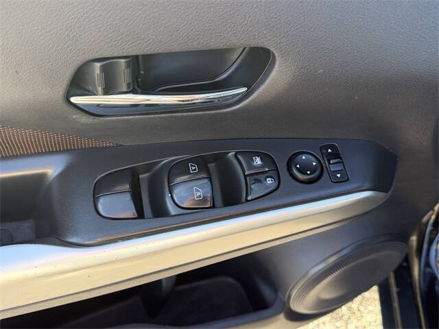 2018 Nissan Kicks SR