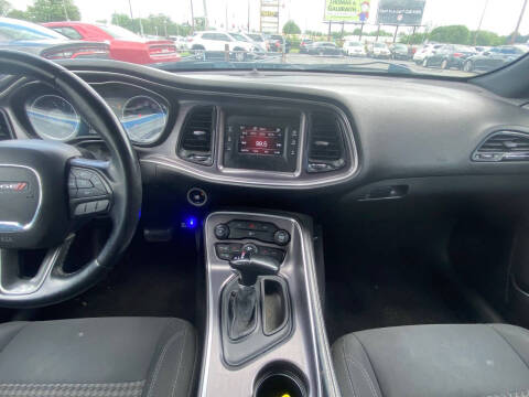 2016 Dodge Challenger SXT Plus