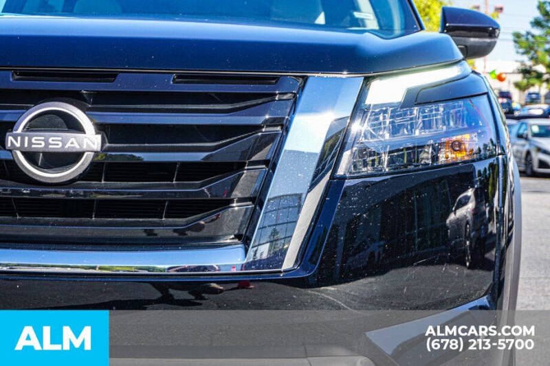 2024 Nissan Pathfinder SV