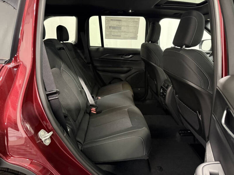 2025 Jeep Grand Cherokee Laredo X