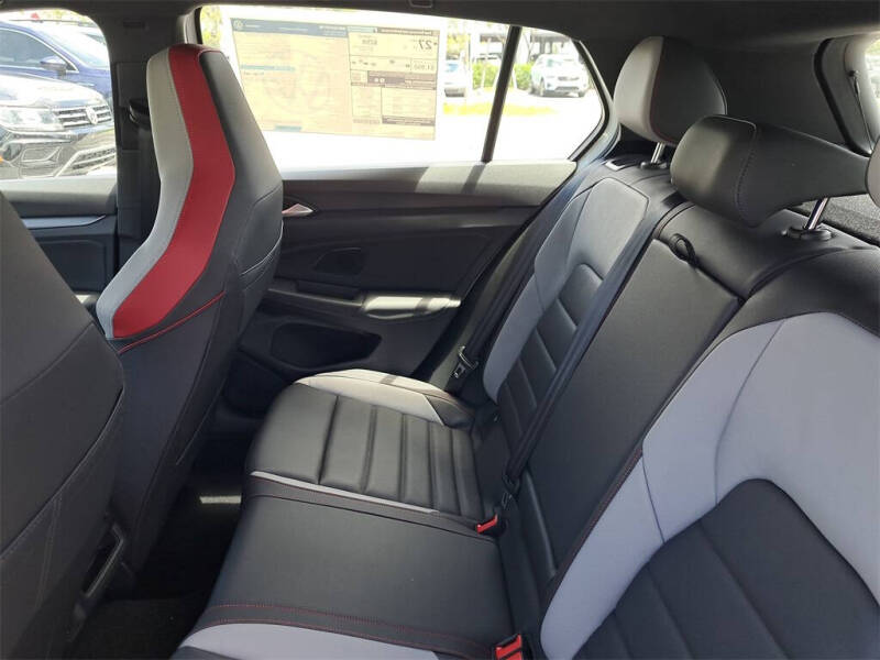 2025 Volkswagen Golf GTI SE