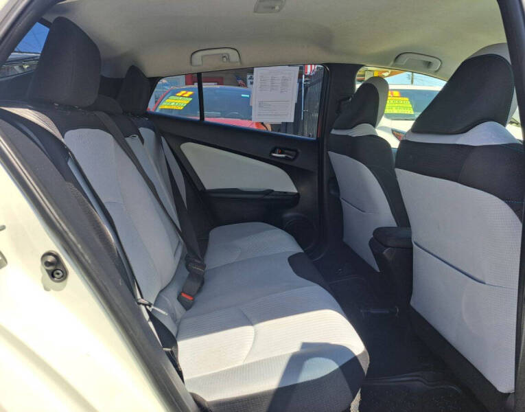 2016 Toyota Prius Three