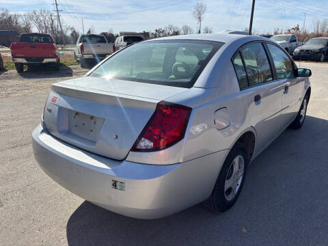 2005 Saturn Ion 1
