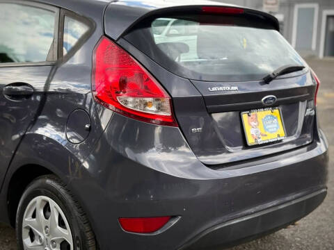2012 Ford Fiesta SE