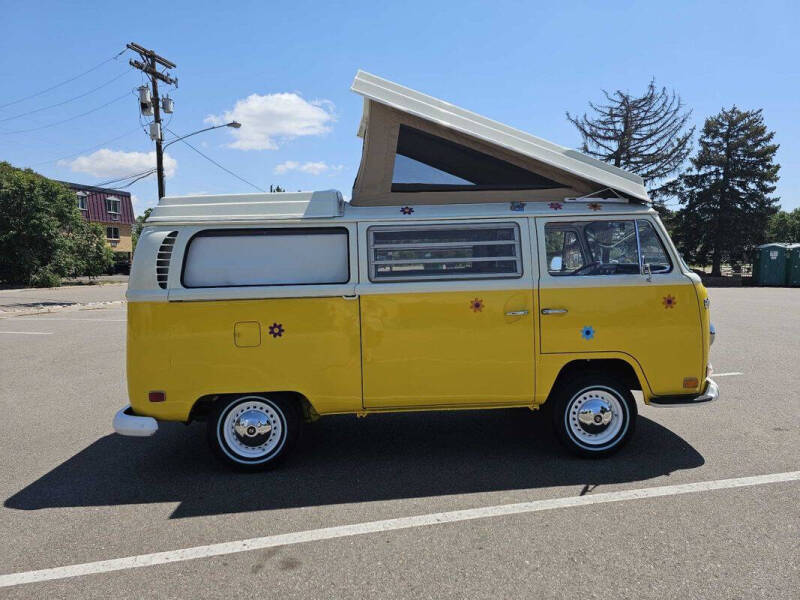 1971 Volkswagen Camper Bus