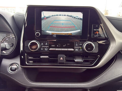 2023 Toyota Highlander LE