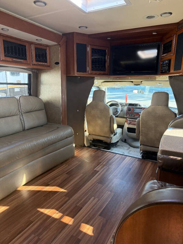 2013 Coachmen RV Concorde 300TS