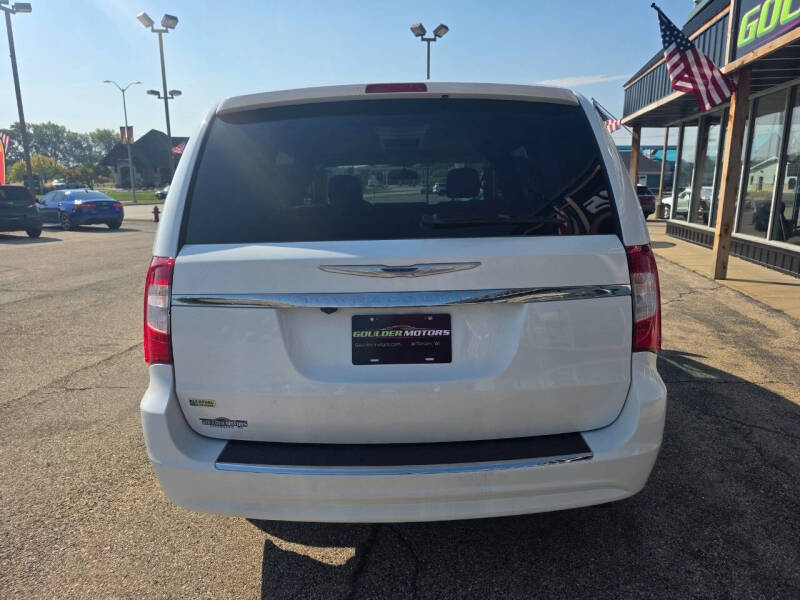 2016 Chrysler Town and Country Touring