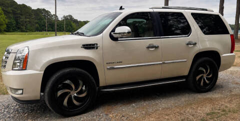 2012 Cadillac Escalade Luxury Photo