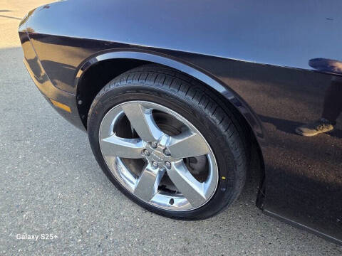 2011 Dodge Challenger SE