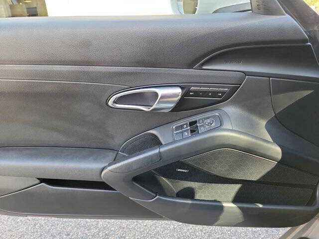 2021 Porsche 718 Boxster T