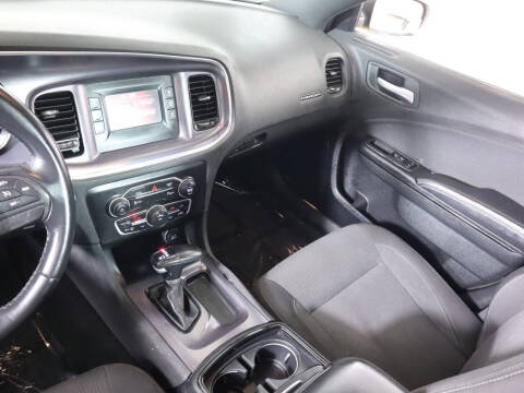 2017 Dodge Charger SE