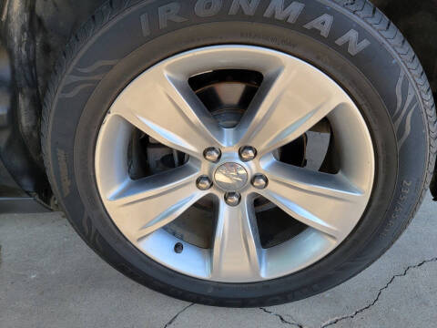 2017 Dodge Challenger SXT Plus