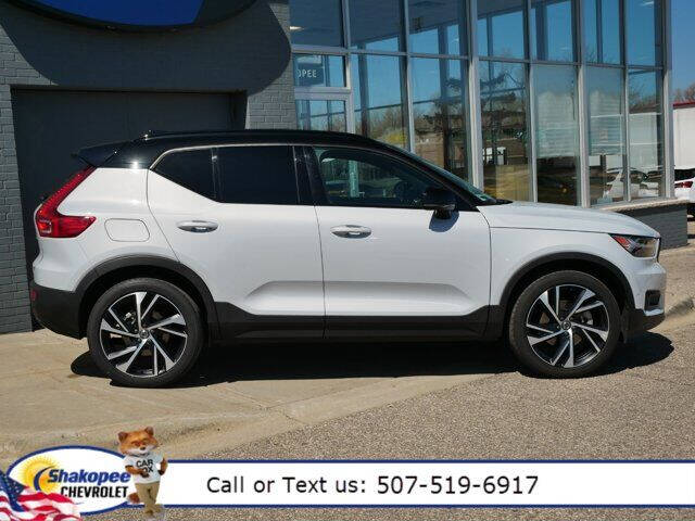 Used 2021 Volvo XC40 R-Design with VIN YV4162UM4M2396923 for sale in Shakopee, Minnesota