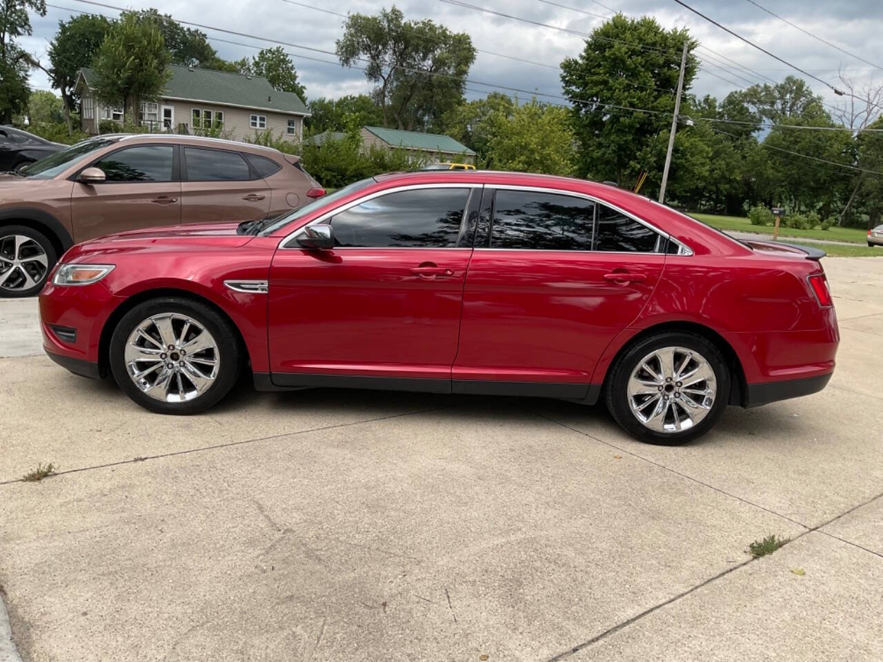 2012 Ford Taurus for sale at Auto Connection in Waterloo, IA