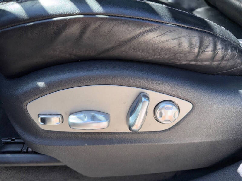 2017 Porsche Cayenne Platinum Edition