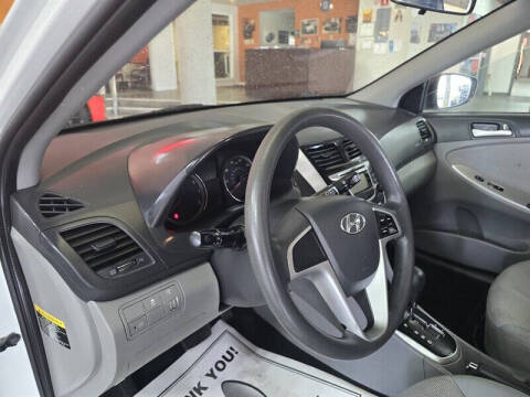 2013 Hyundai Accent GS