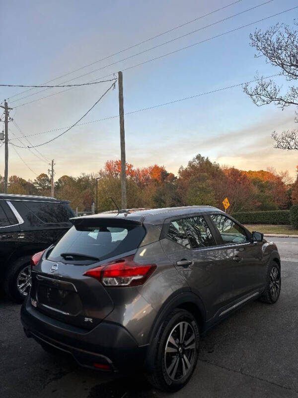 2019 Nissan Kicks SR photo 8