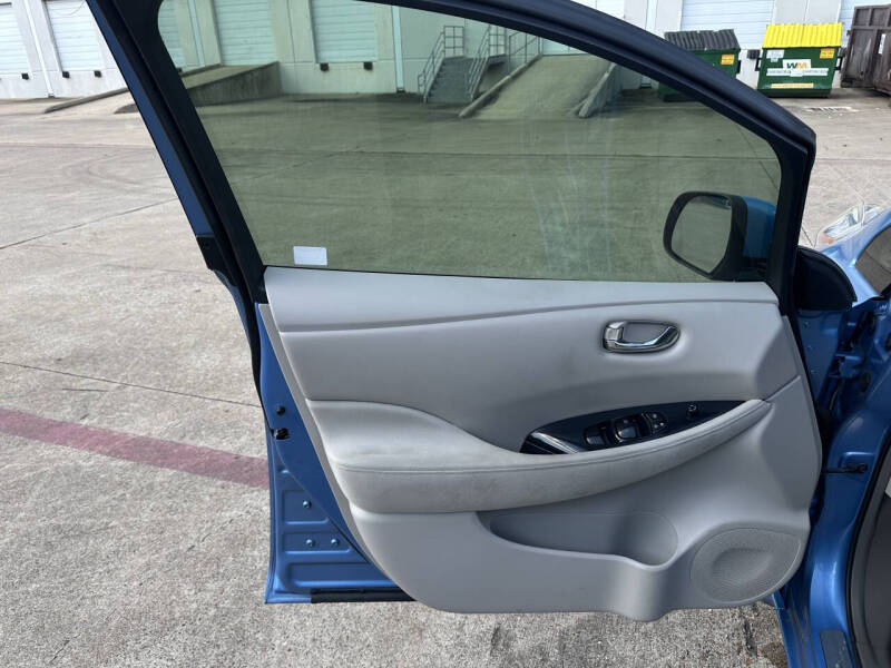 2012 Nissan LEAF SL