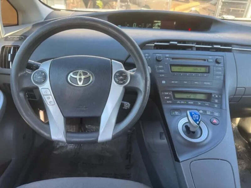 2010 Toyota Prius II