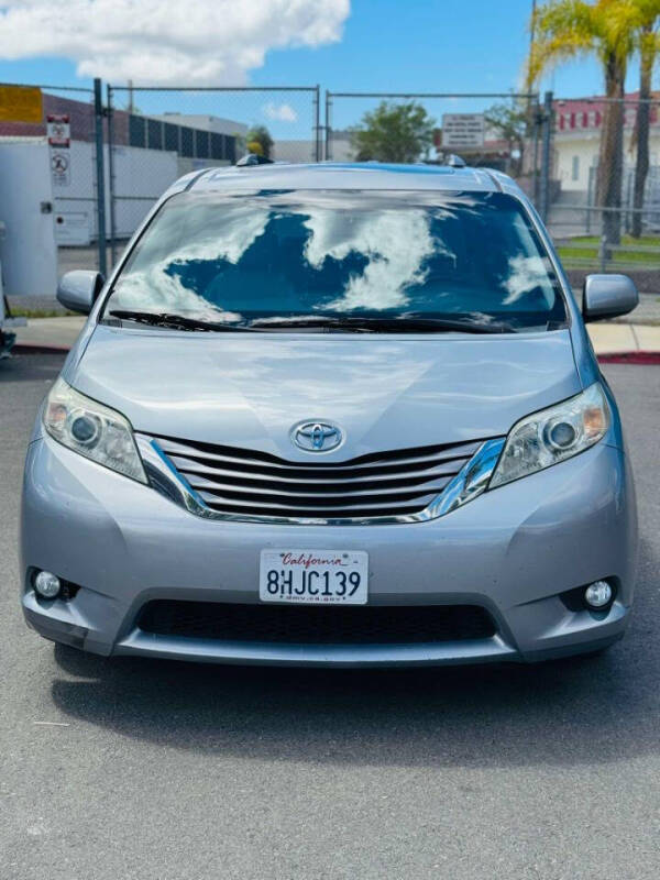 2016 Toyota Sienna XLE 8-Passenger