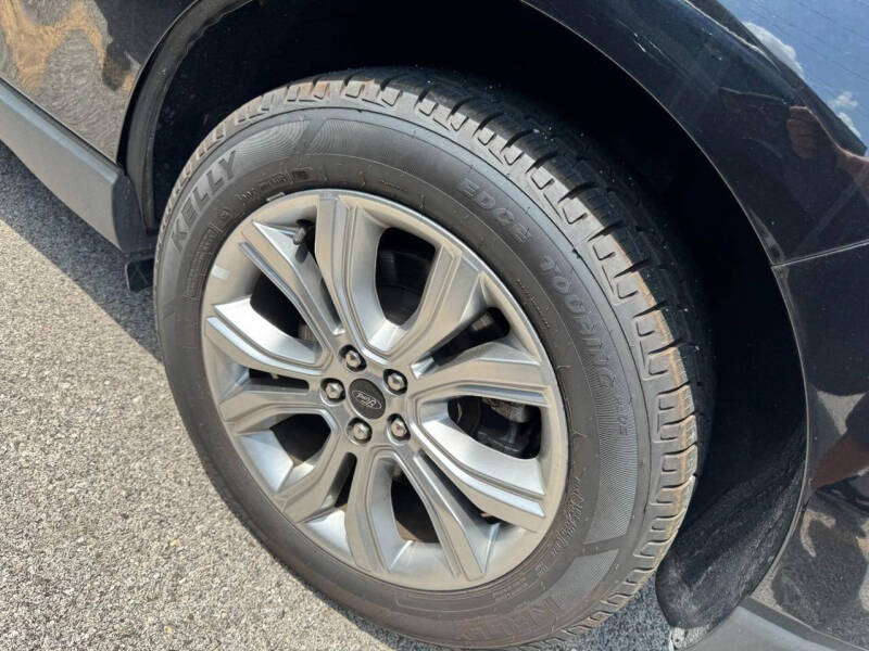 2024 Ford Edge Titanium