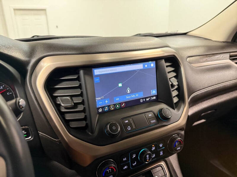 2022 GMC Acadia Denali