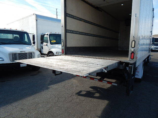 2016 Freightliner M2 106