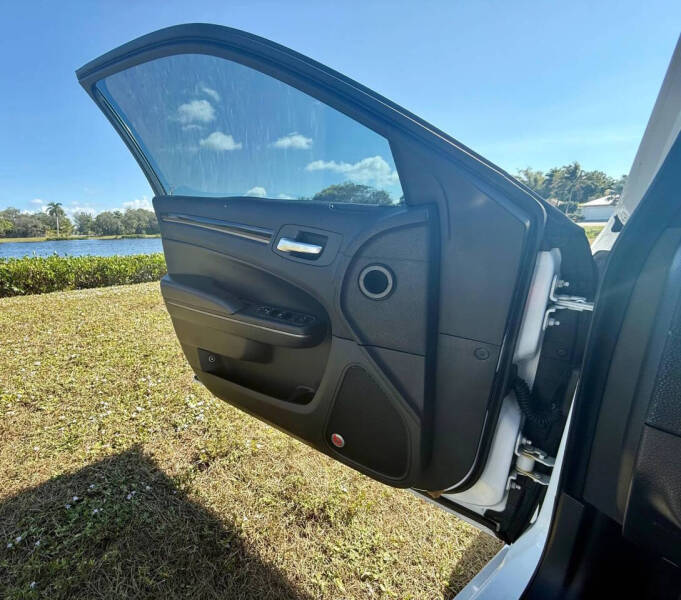 2016 Chrysler 300 S Alloy Edition