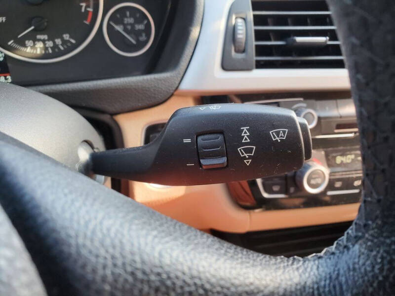 2016 BMW 3 Series 320i