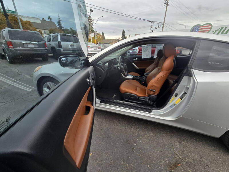 2010 Hyundai Genesis Coupe 3.8L Grand Touring