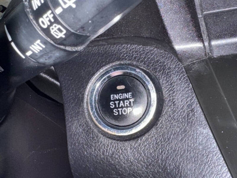 2017 Toyota Sienna SE Premium 8-Passenger